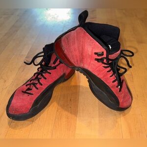 Air Jordan Retro Reverse Flu Game Size 6.5Y 153265-602 red and black suede